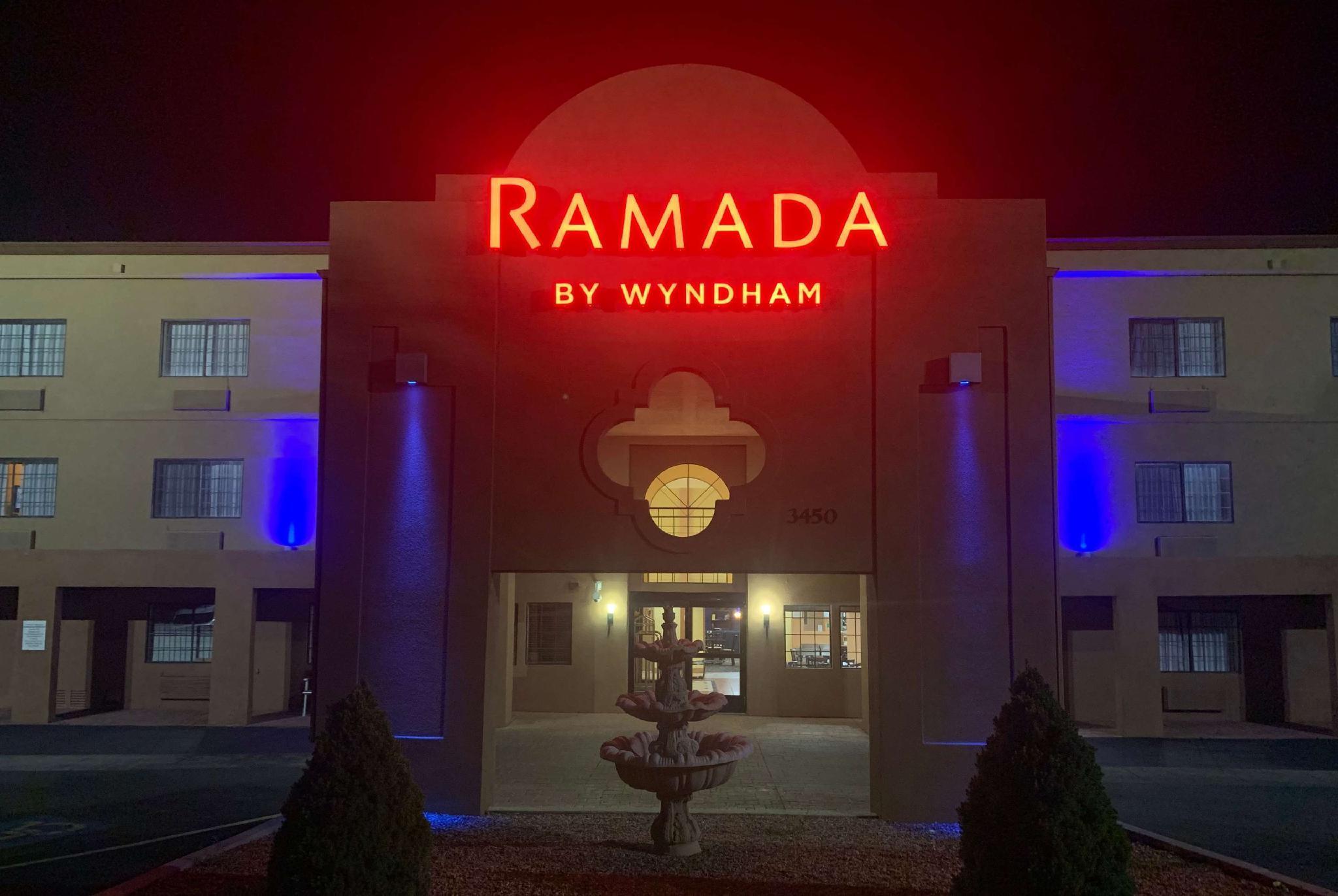 Hotel Ramada By Wyndham Santa Fé Exteriér fotografie